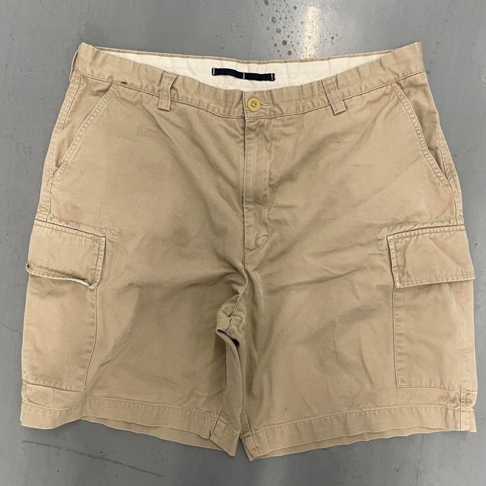 Y2K Khaki Nautica cargo shorts with sick Nautica tag on back pocket - Picture 2 of 8